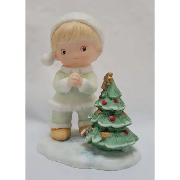 Homco Christmas Children "Precious Moments" 5613 - Boy Praying by Christmas Tree - Picture 2 of 9